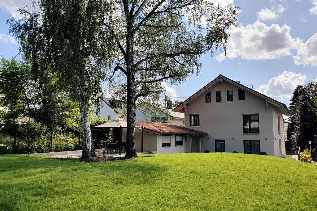BlumenRaum - Ferienwohnung In Karlsruhe Esterno foto